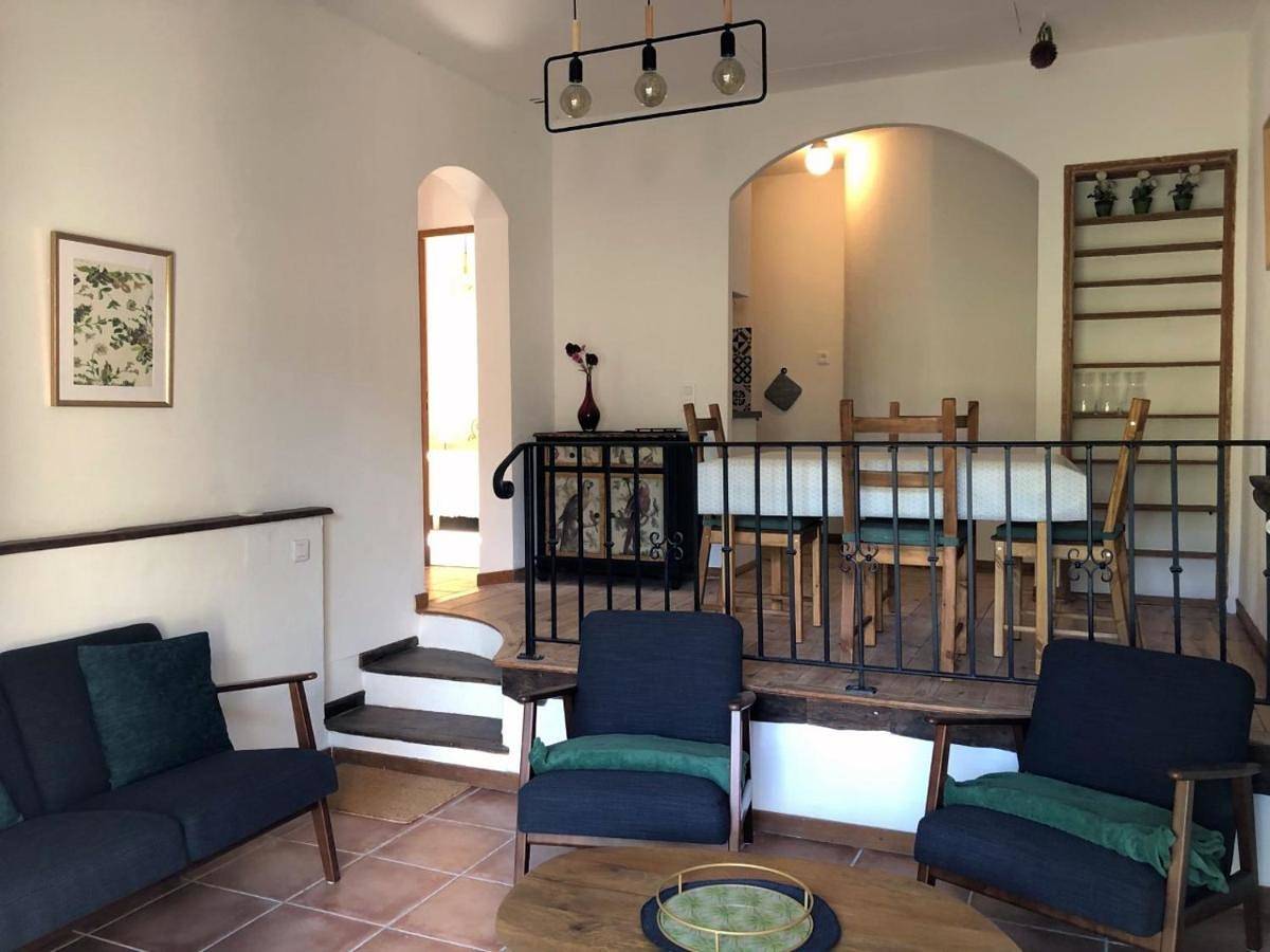Apartment with Garden View in Caumont-sur-Durance, Vaucluse