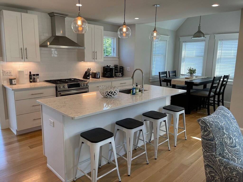 Newly remodeled home-Stay close to beach w/easy access to Newport in Middletown, Newport County