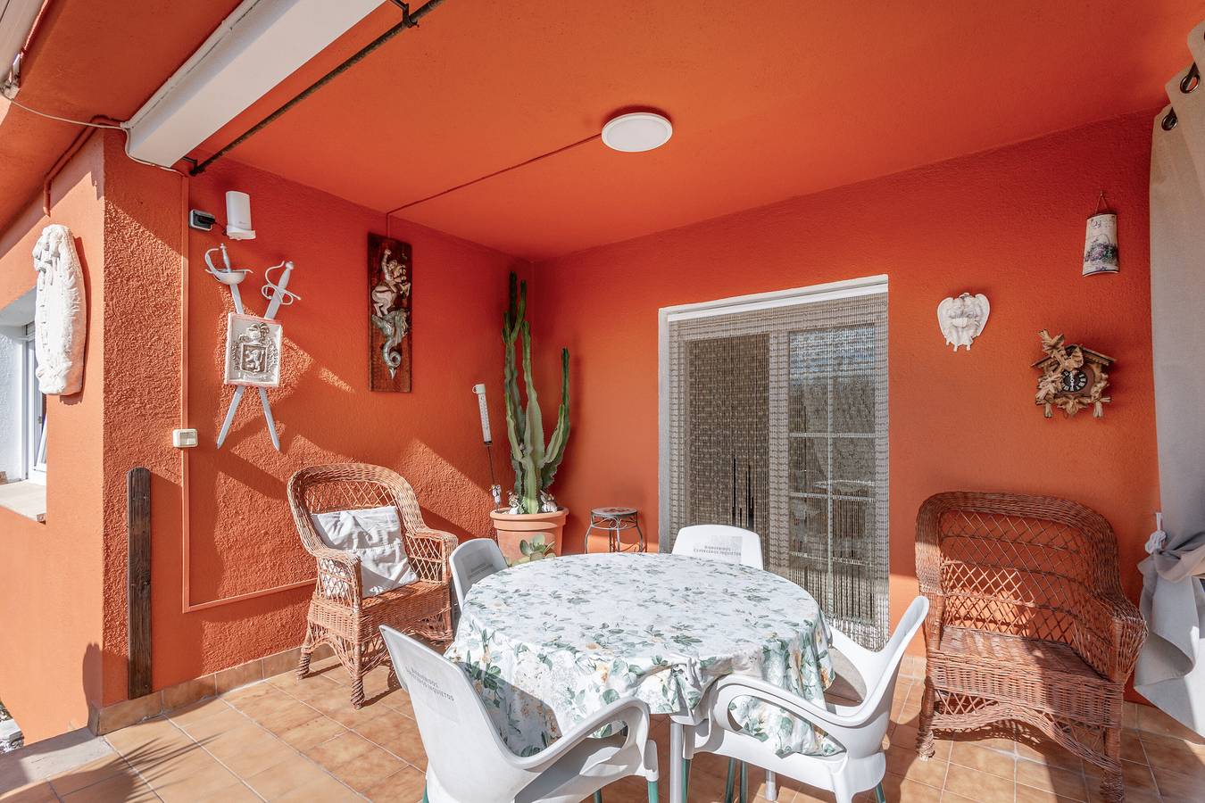 Casa Vacacional 'Ca La Iaia' con Vistas a la Montaña, Piscina Privada y Wi-Fi in Olérdola, Interior de Barcelona