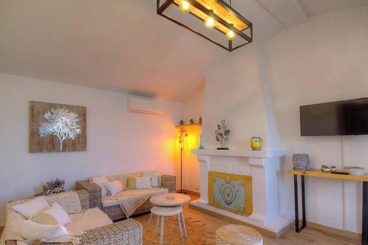 Location de vacances pour 4 personnes, avec terrasse dans Plage De La Marine De Meria - 2