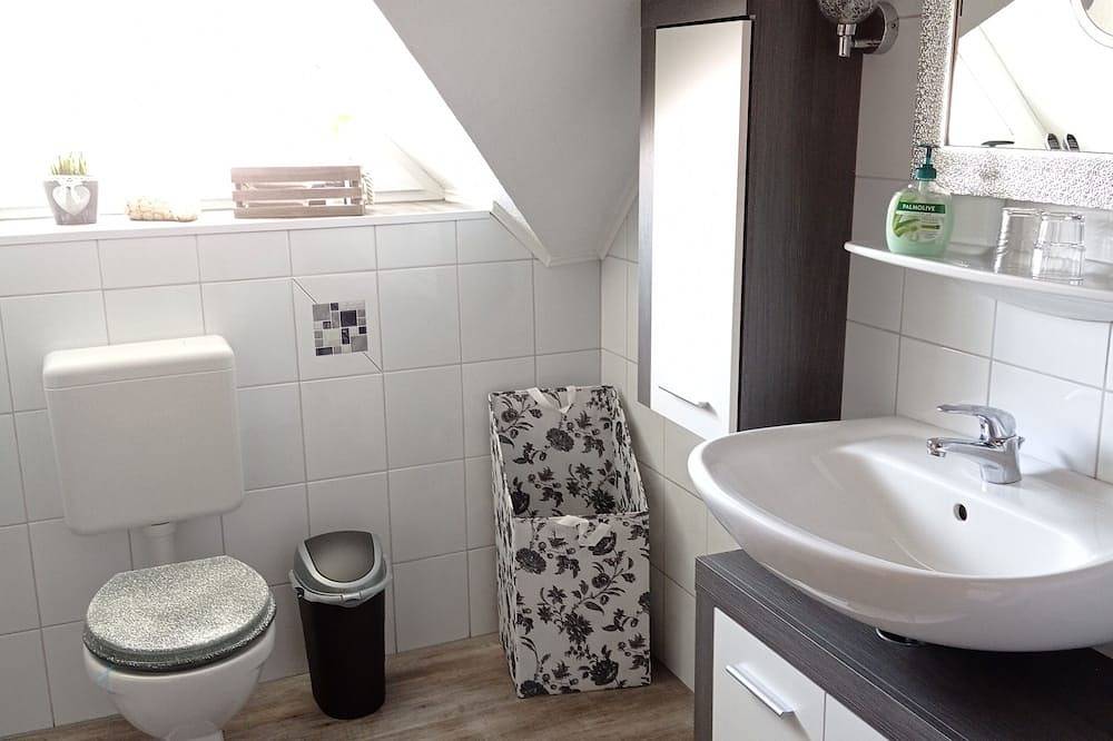 Ganze Wohnung, Gemütliche Ferienwohnung am Kanal im Herzen Ostfrieslands in Großefehn, Landkreis Aurich
