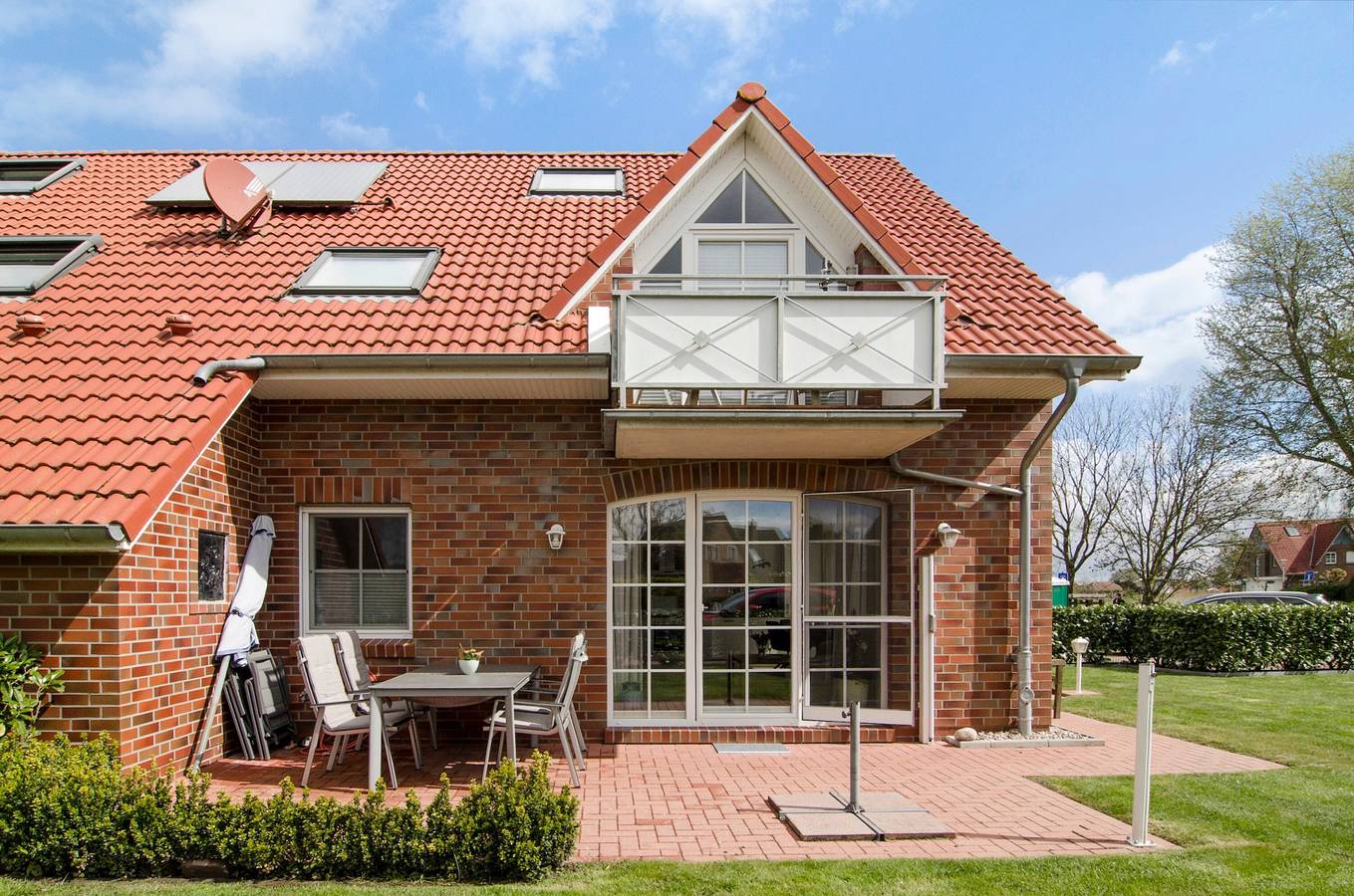 Ganze Wohnung, Ferienwohnung Maren-marie" mit privater Terrasse, privatem Garten und Wlan in Greetsiel, Krummhörn