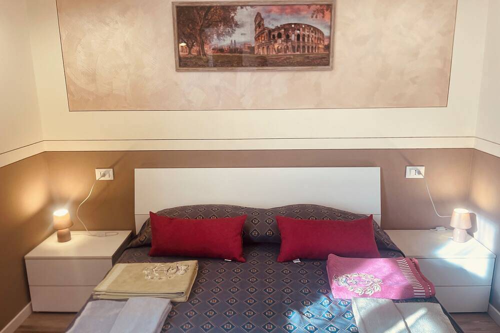 Exclusive Tuscan Villa with Black Pool & Jacuzzi in Altopascio, Lucca Provinz