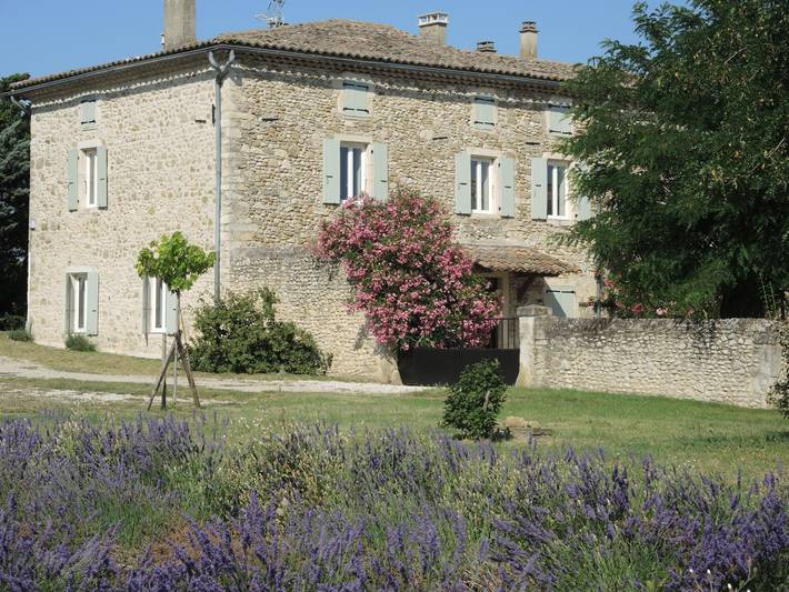 Gîte pour 4 personnes, avec jardin et terrasse à Bonlieu-sur-Roubion