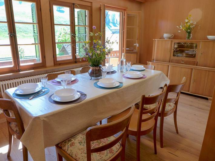 Ferienwohnung für 8 Personen, mit Ausblick und Garten sowie Balkon im Berner Oberland - 4