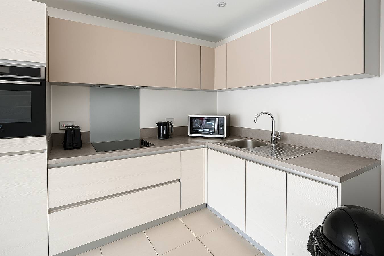 Entire holiday apartment, Luxe London Apartment with Amazing Views in Newham, London