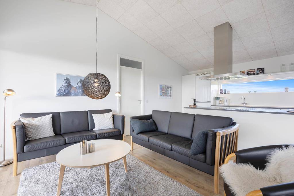 Ferienhaus mit überdachter Terrasse und Wärmepumpe in Nørre Lyngvig, Hvide Sande