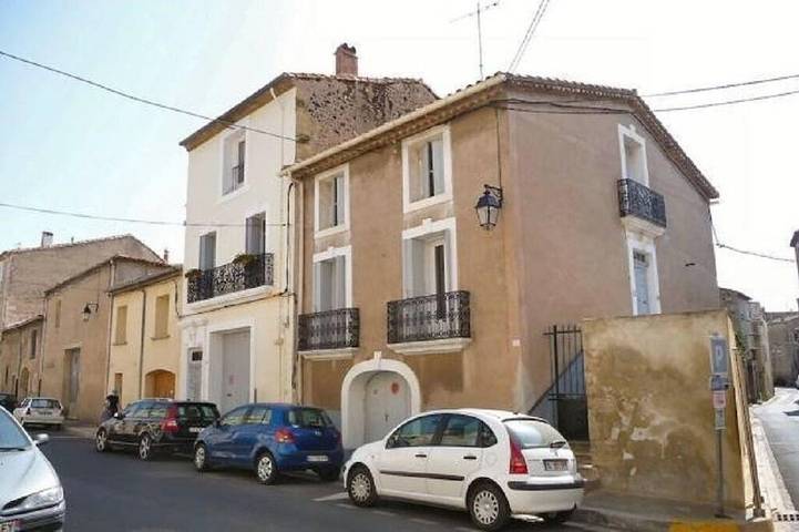 Gîte pour 6 personnes, avec balcon ainsi que piscine et jardin à Saint-Thibéry