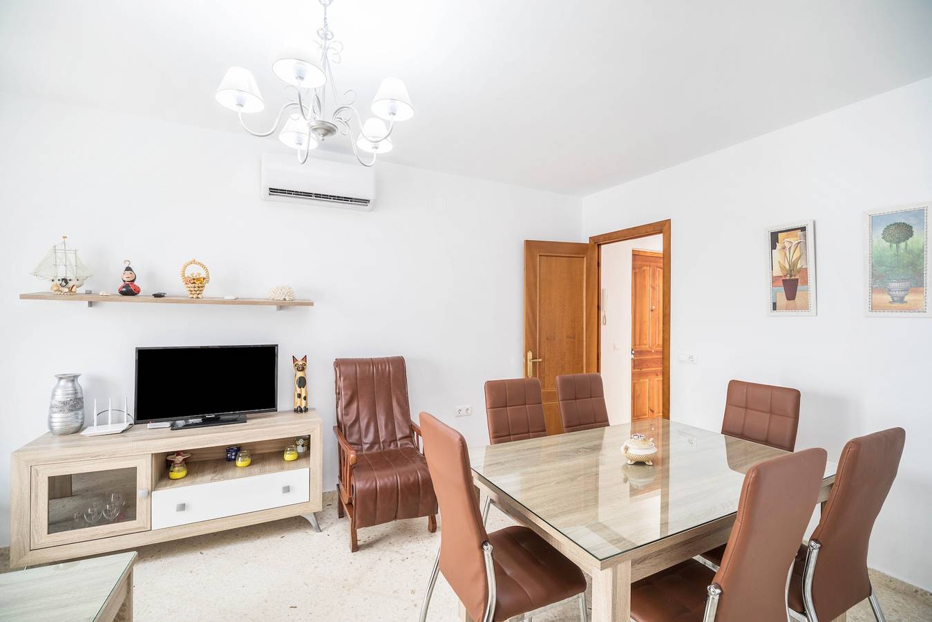 Apartamento entero, Apartamento recién renovado "Conil Centro" con Wi-Fi, terraza y aire acondicionado; aparcamiento disponible in Conil de la Frontera, Costa de la Luz
