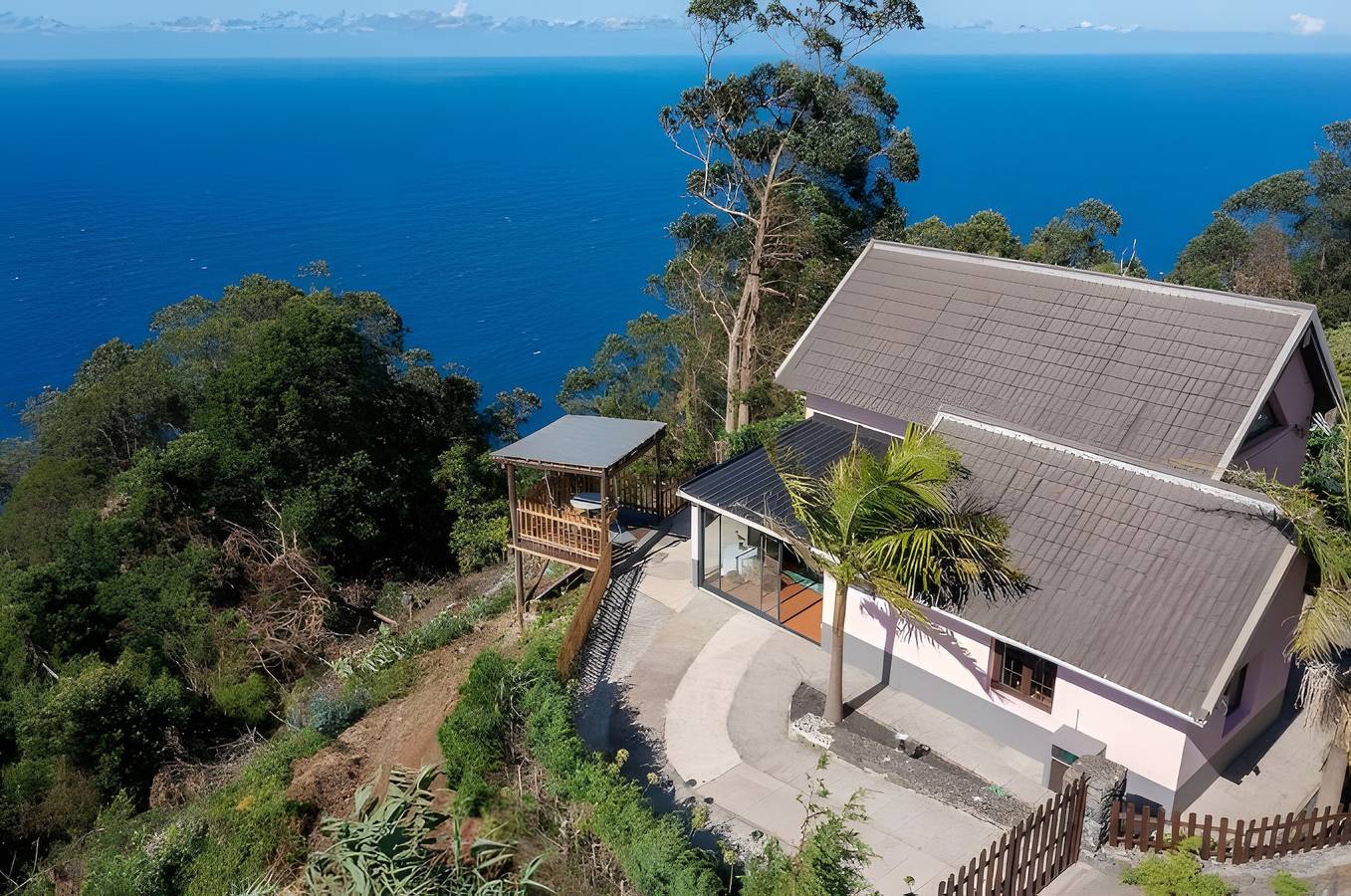 Apartamento entero, Apartamento 'Sunset Village A' con vistas al mar, Wi-Fi y aire acondicionado in Ciudad de San Jorge, Isla de Madeira