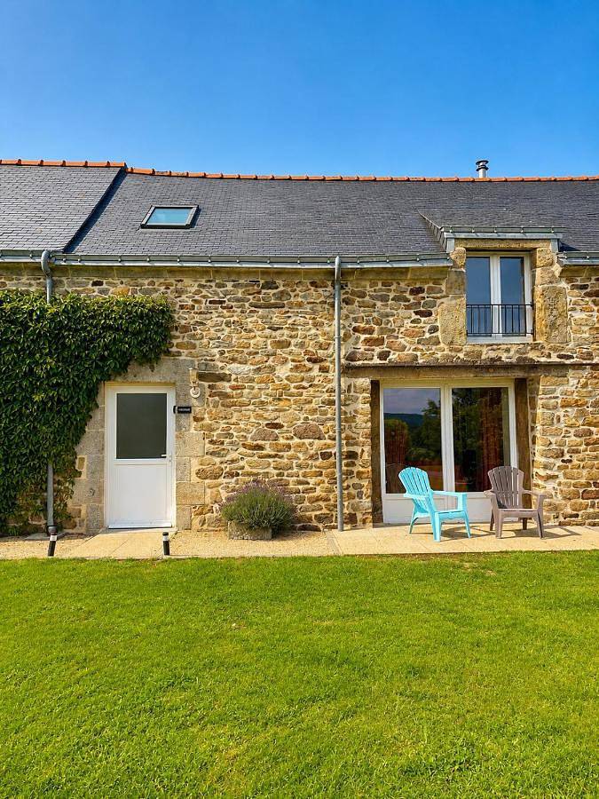 Location de vacances pour 6 personnes, avec Terrasse et Jardin ainsi que Piscine et Vue à Plumelin - 4