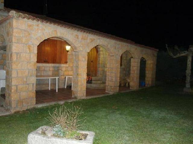 Casa rural para 12 personas, con Terraza y Jardín además de Piscina y Vistas en Narrillos de San Leonardo - 4