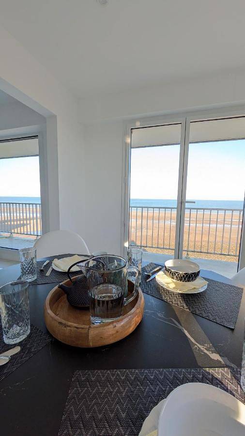 Appartement entier, Le Grand Large, spacieux F3 vue mer exceptionnelle avec parking in Villers-sur-Mer, Région de Lisieux