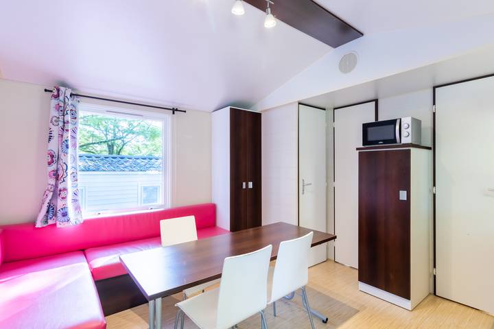 Mobil home pour 6 personnes, avec bassin pour enfant et jardin, adapté aux familles à Saint-Pompont - 3