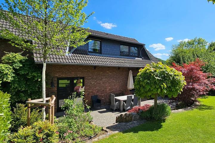 Ferienhaus für 6 Personen, mit Garten und Ausblick in Kreuzau