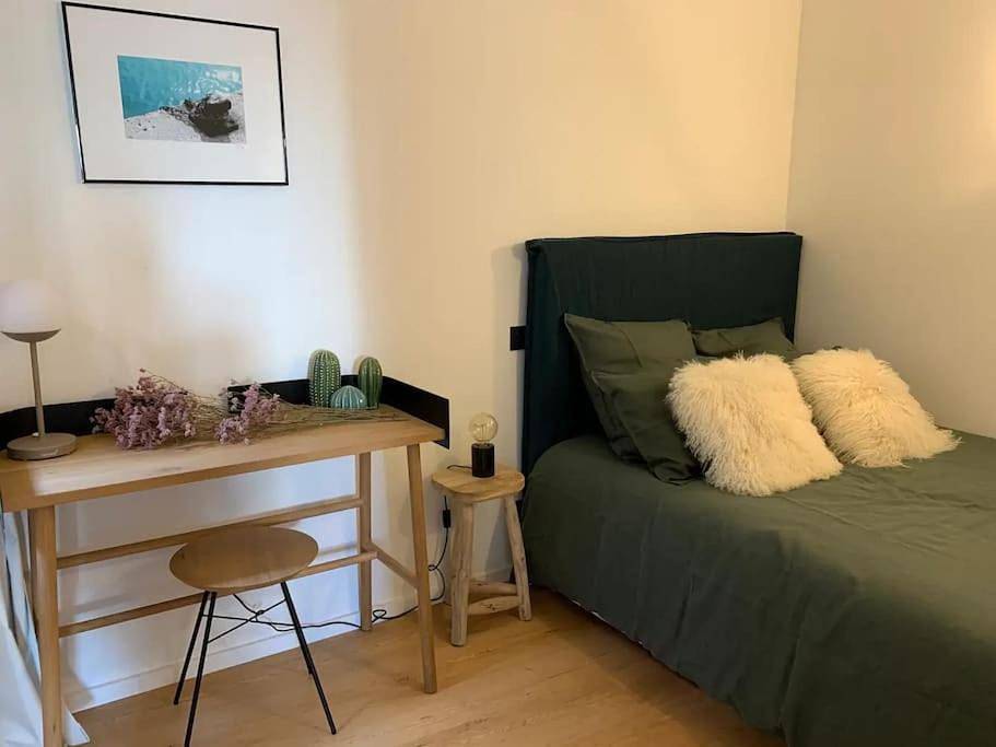 Appartement entier, Two-Bedroom Apartment in Marseille, Région de Marseille
