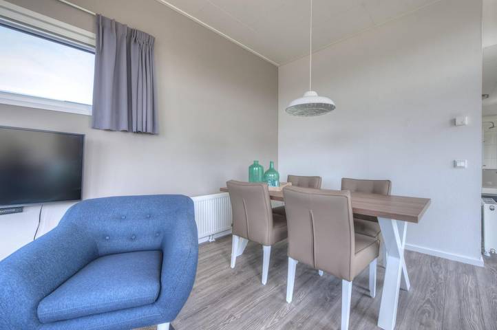 EuroParcs Poort van Zeeland — Pavilion 4 in Hellevoetsluis, Niederländische Nordsee