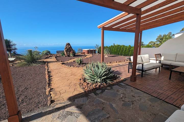 Apartamento para 2 personas, con jardín además de terraza y jacuzzi en Puntagorda