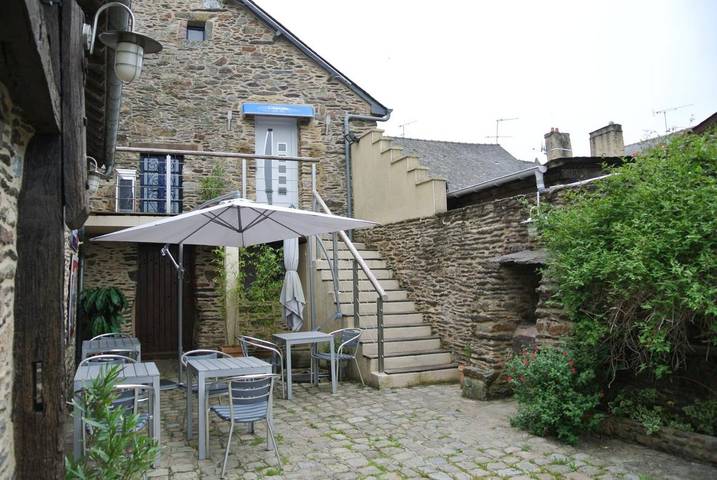Gîte pour 3 personnes, avec terrasse, animaux acceptés à Lohéac
