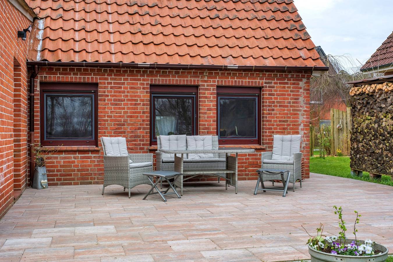Ferienhaus 'Urlaub An Der Elbmündung' mit privater Terrasse, privatem Garten und Wlan in Neuenkirchen (Land Hadeln), Cuxland
