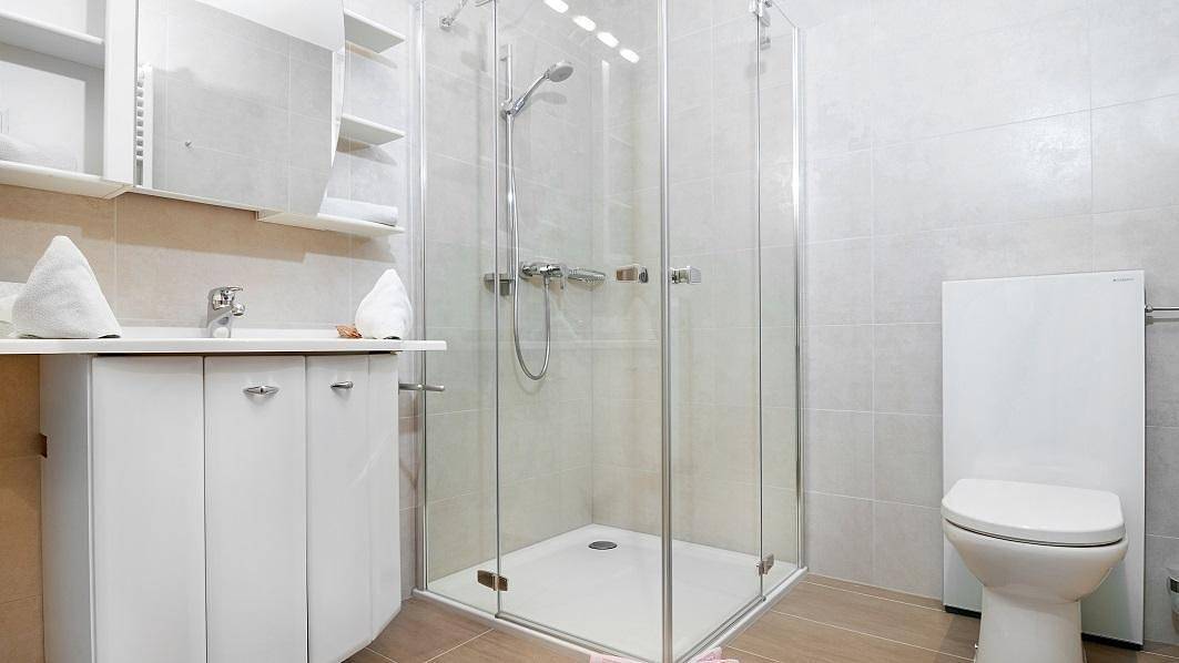 Ganze Ferienwohnung, Doppelzimmer Mittagskogel "bed&breakfast"  2-3 in Karawanken und Bachergebirge, Finkenstein am Faaker See