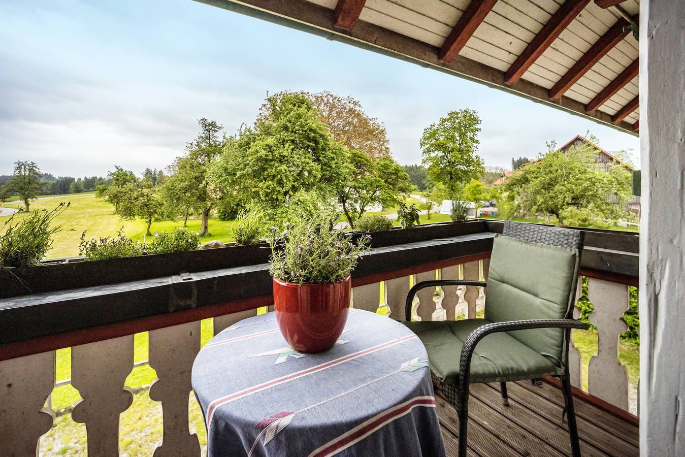 Entire apartment, Holiday Apartment 'Klosterhof Eggenreute' with Mountain View in Wangen, Region Bodensee-Oberschwaben