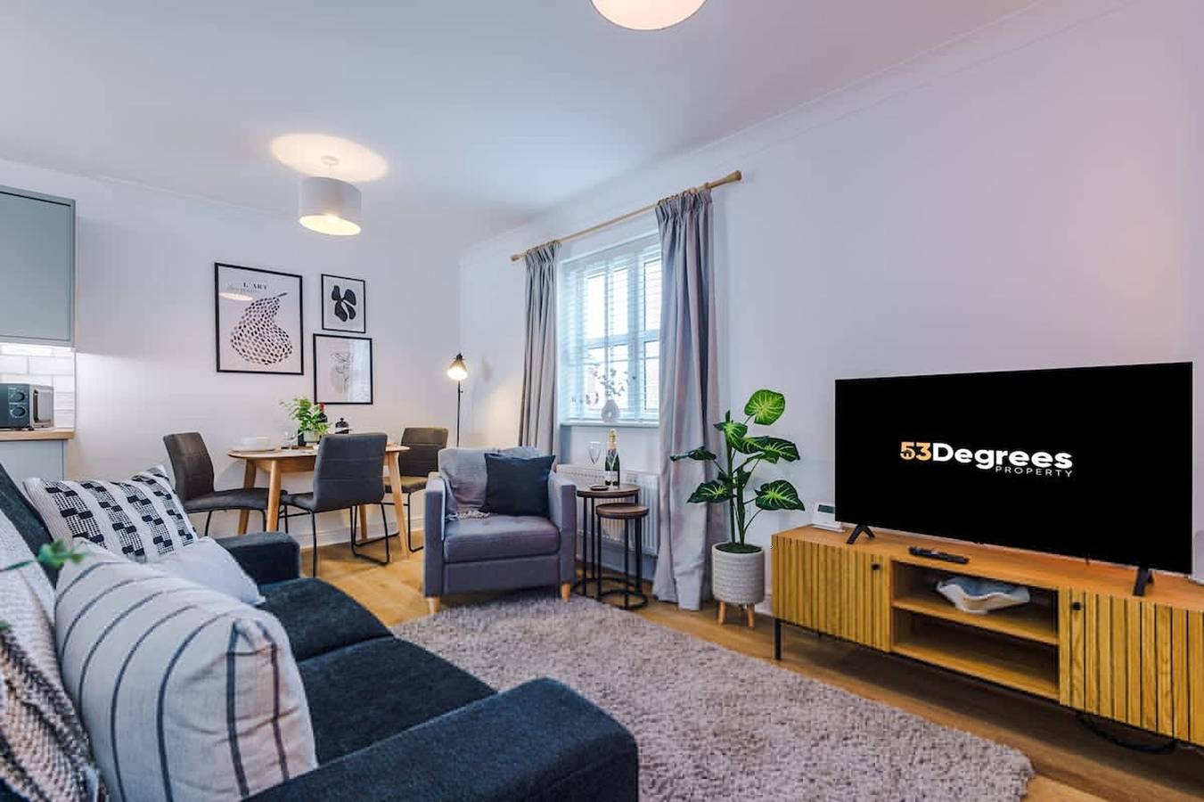 Entire apartment, New  Stunning Flat  Perfect for Business  sleeps 3 in Crewe, Cheshire East