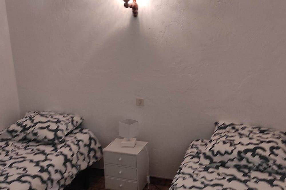 Ganze Wohnung, Ile-Rousse Ferienwohnung 100metres vom Strand in L'Île-Rousse, Calvi und Umgebung