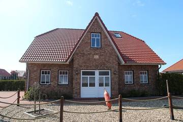 Ferienhaus für 8 Personen, mit Terrasse und Garten sowie Sauna in Grimersum