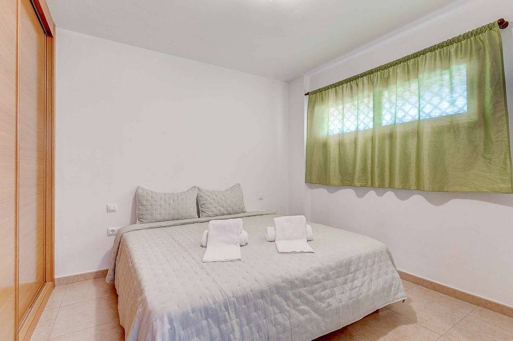 Entire apartment, Duplex in San Juan with 2 bedrooms in Playa San Juan, Guía de Isora