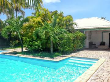 Cottage pour 8 personnes, avec piscine et terrasse dans Anse Tarare