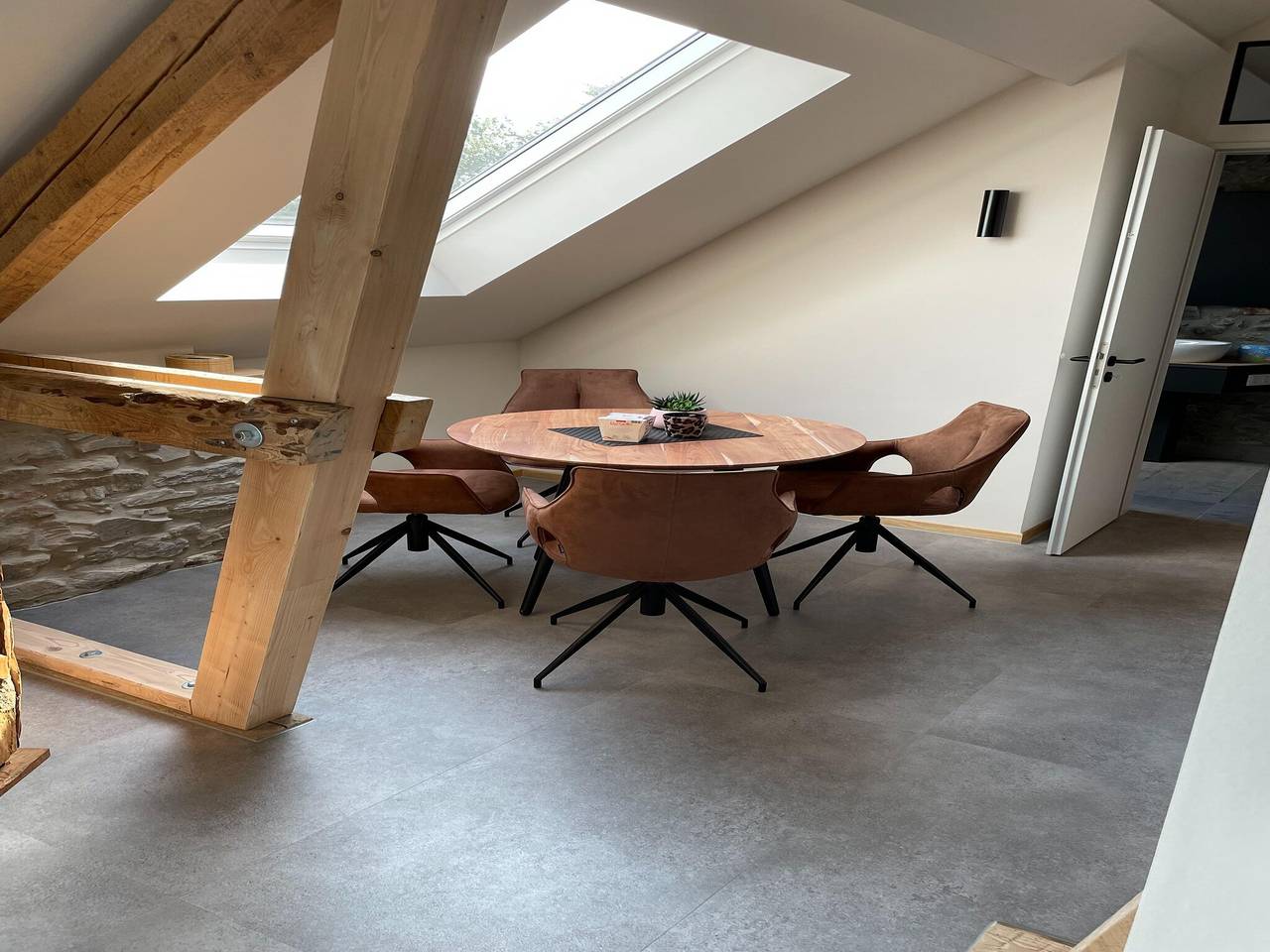 Ganze Wohnung, Ferienwohnung mit Balkon und Grill in Mützenich (Monschau), Monschau