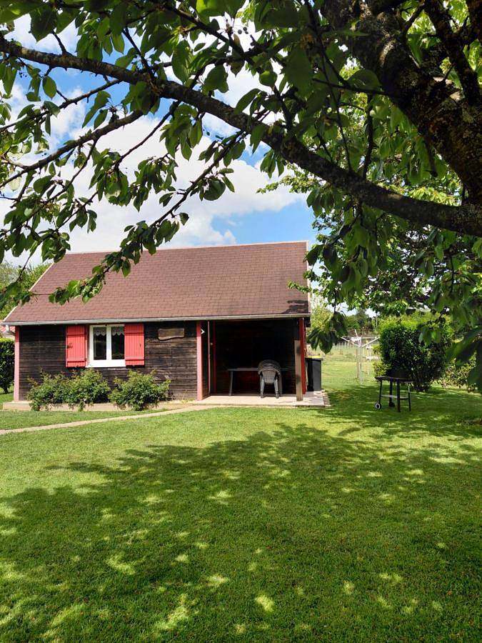 Location de vacances pour 6 personnes, avec vue et terrasse, animaux acceptés à La Chapelle-Bayvel