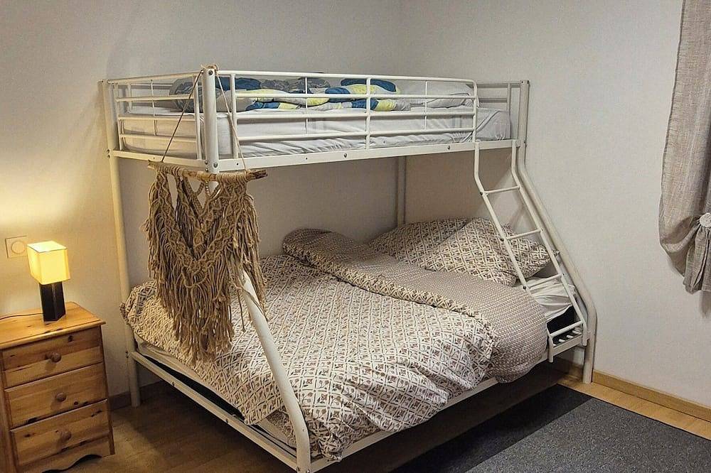 Country house with swimming pool between the Dordogne and the Lot in Salviac, Lot