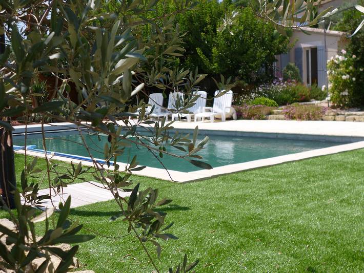 Gîte pour 4 personnes, avec terrasse ainsi que piscine et jardin à Pernes-les-Fontaines - 4