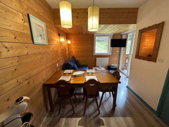 Apartamento entero, Apartamento 'Tipa Lodge, Piscina y Spa, Parking' con vistas a la montaña, piscina y Wi-Fi in Cauterets, Parque nacional de los Pirineos