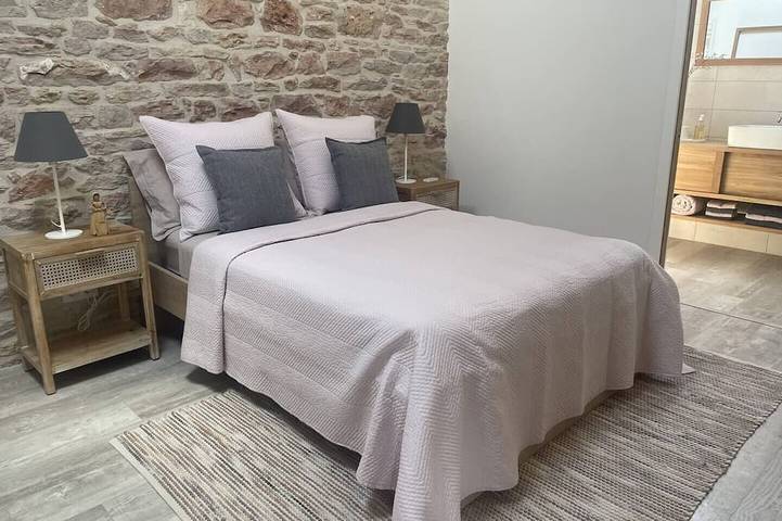 Location de vacances pour 6 personnes, avec jardin à Mellecey - 3