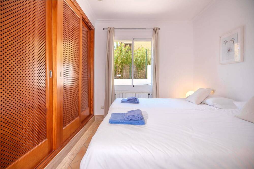 Stunning private villa for 8 people with private pool, Wifi, A/C, Tv and terrace in Cala Mesquida, Capdepera