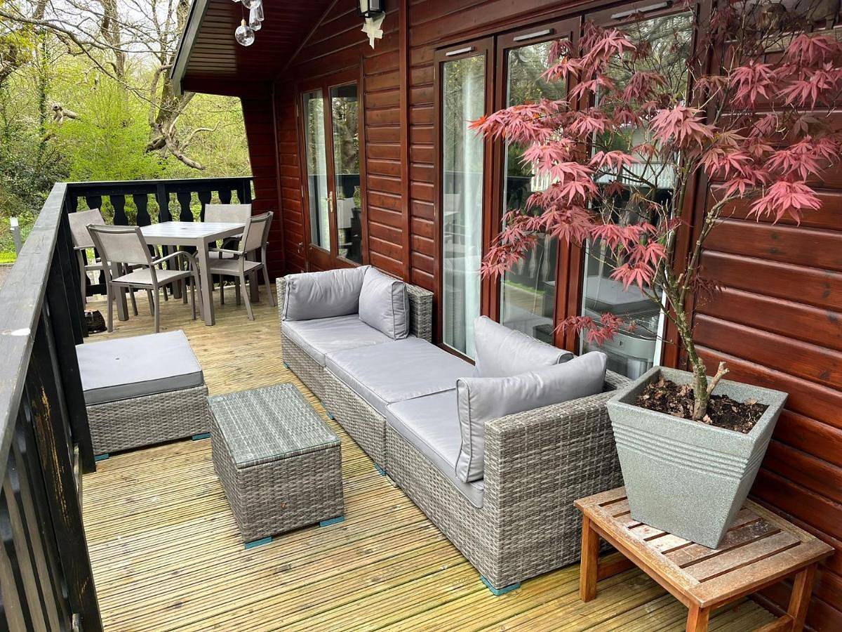 Apartment in Milford-on-Sea, Hampshire