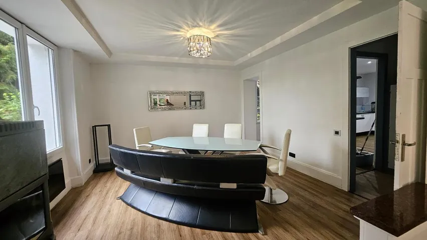 Casa de vacaciones para 14 personas, con piscina además de jardín y jacuzzi, Se admiten mascotas - 1
