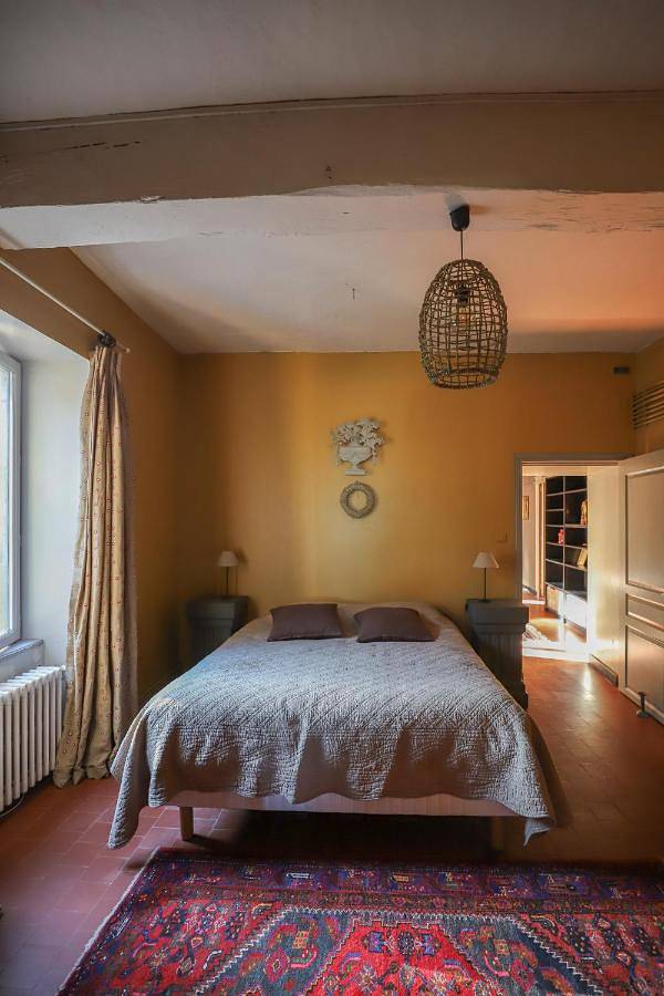 Gîte pour 5 personnes, avec terrasse et piscine à Saint-Julien-de-Civry - 2