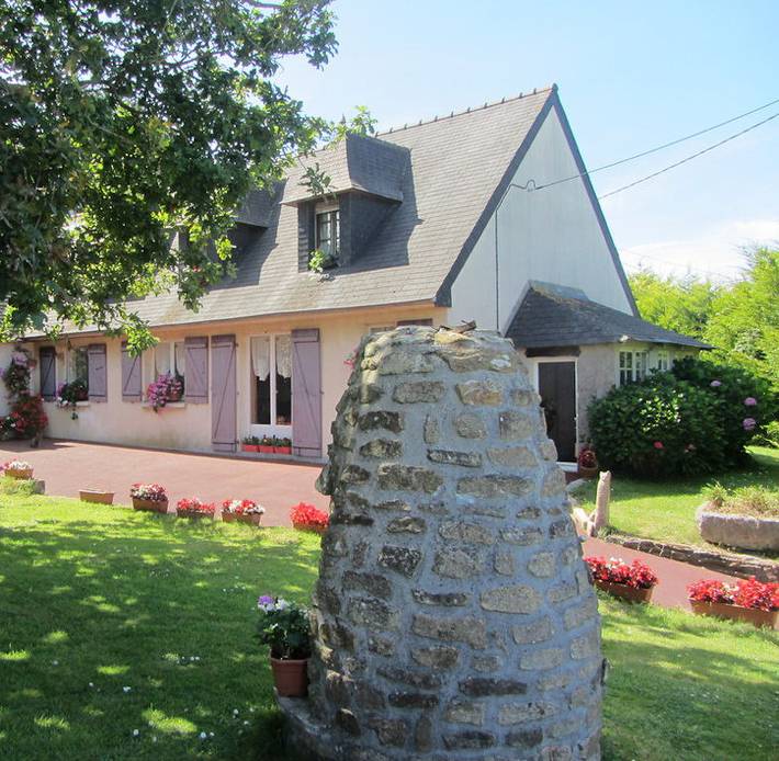 Gîte pour 6 personnes, avec jardin et terrasse à Saint-Frégant