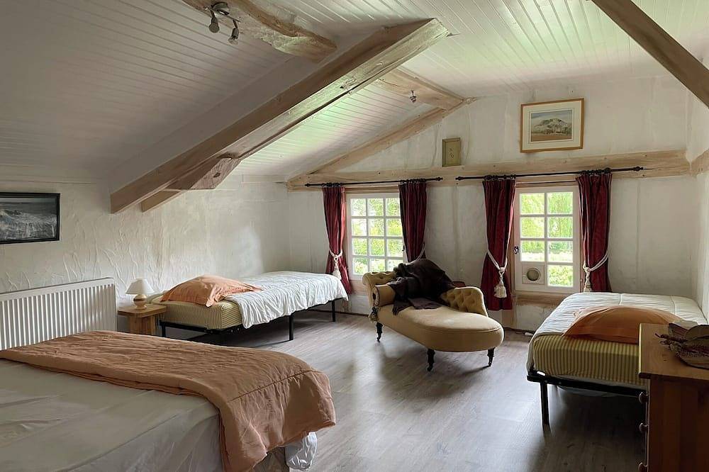 Maison Dans les Landes avec Piscine, Jardin et Cheminée in Labastide-d'Armagnac, Landes