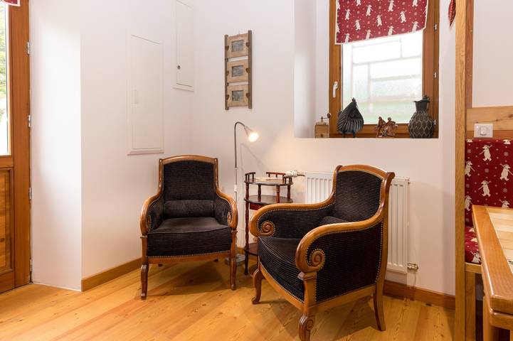 Apartamento entero, Apartamento 'La Sabaudia En Chartreuse' con vistas a la montaña, terraza privada y Wi-Fi in Saint-Pierre-d'Entremont (Saboya), Chambéry region