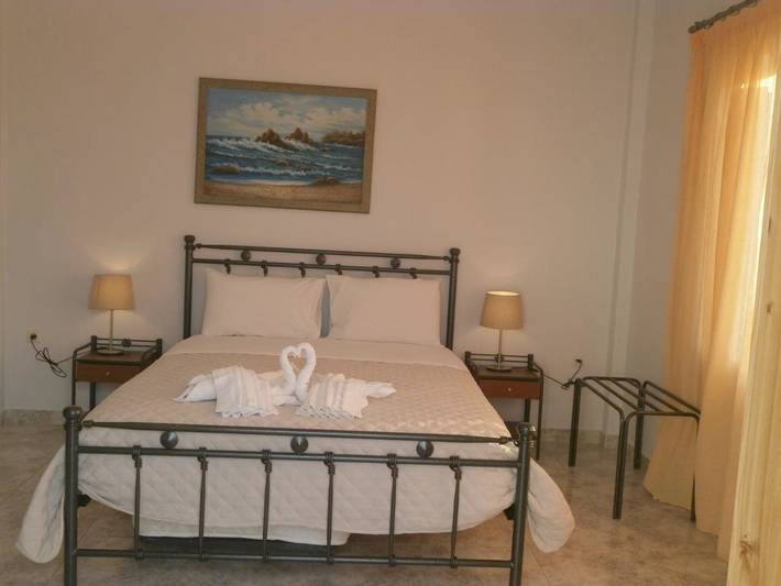 Gîte pour 14 personnes, avec balcon et jacuzzi dans Agistri - 4