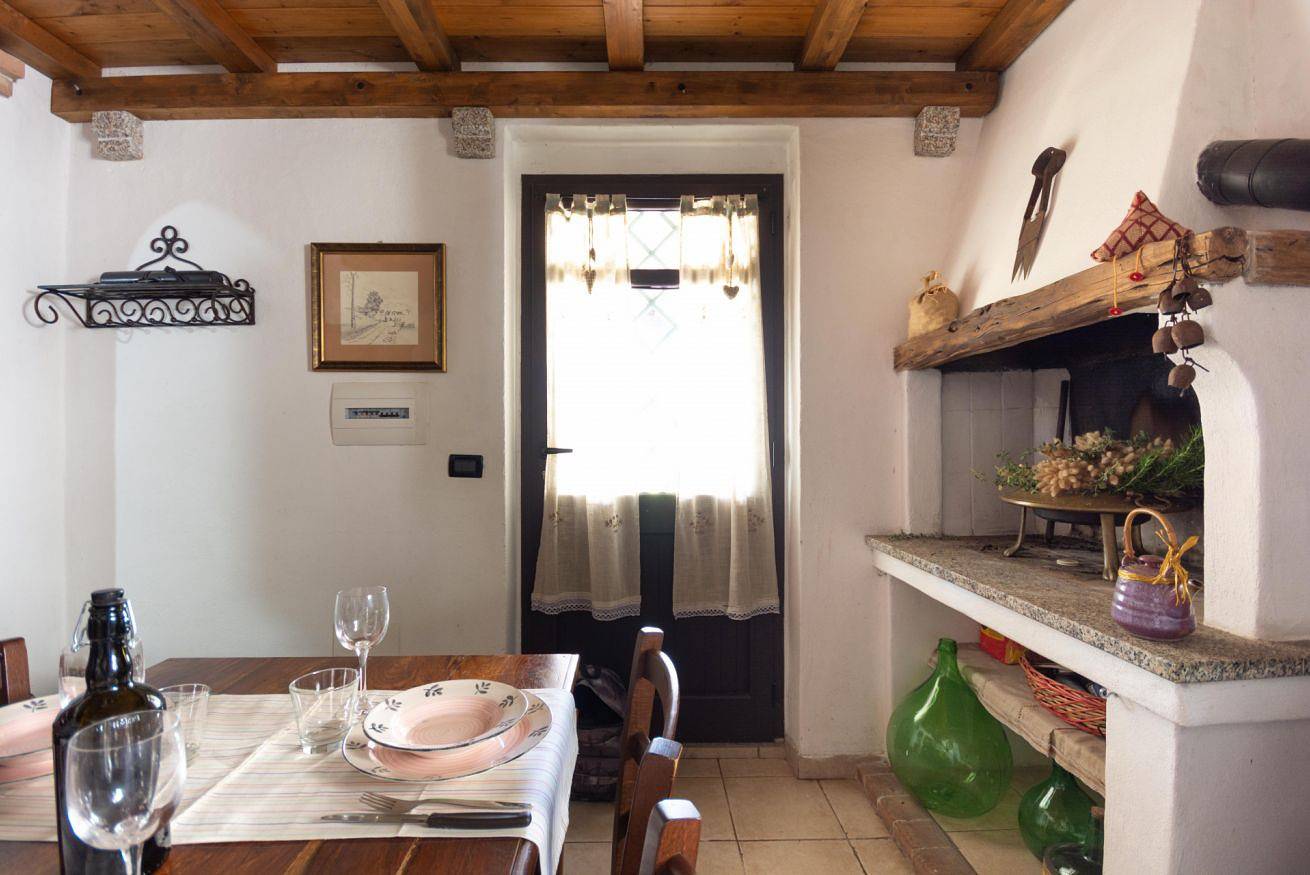 Villa Ferulas avec A/C et Wi-Fi in Oliena, Barbagia