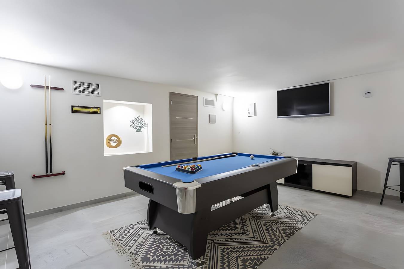 Villa 'Baraka' met zeezicht, Wi-Fi en airconditioning in La Nartelle, Sainte-Maxime