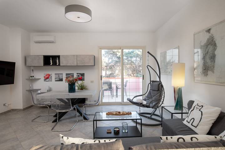 Appartamento per 7 persone, con terrazza e giardino in Golfo Aranci