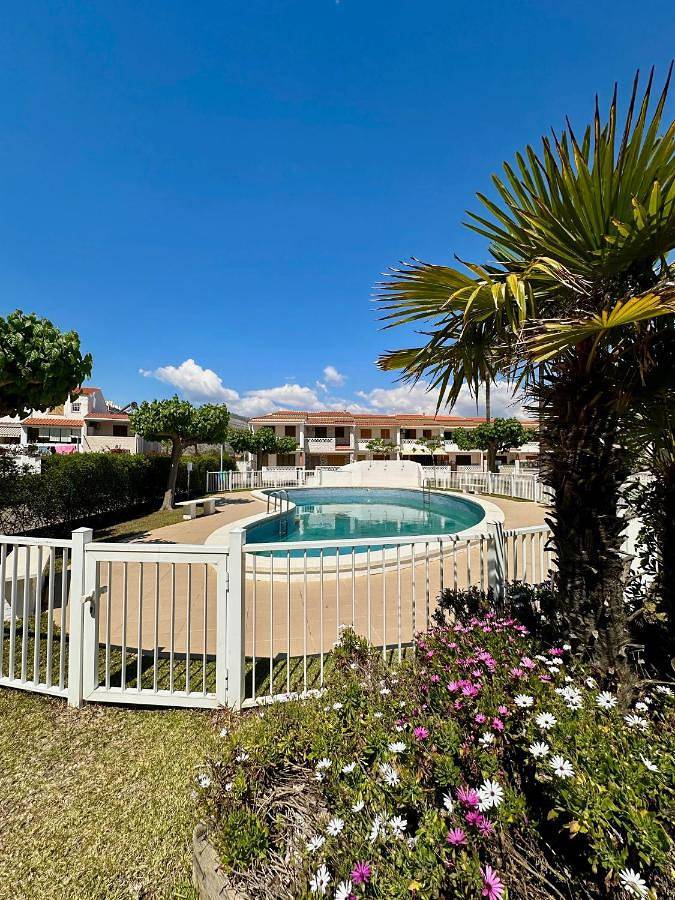 Chalet para 6 personas, con vistas además de terraza y piscina en Oropesa del Mar