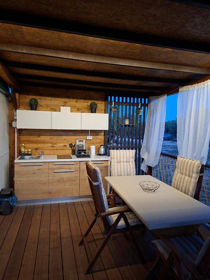 Camping pour 6 personnes, avec jardin ainsi que piscine et vue à Pirovac - 3